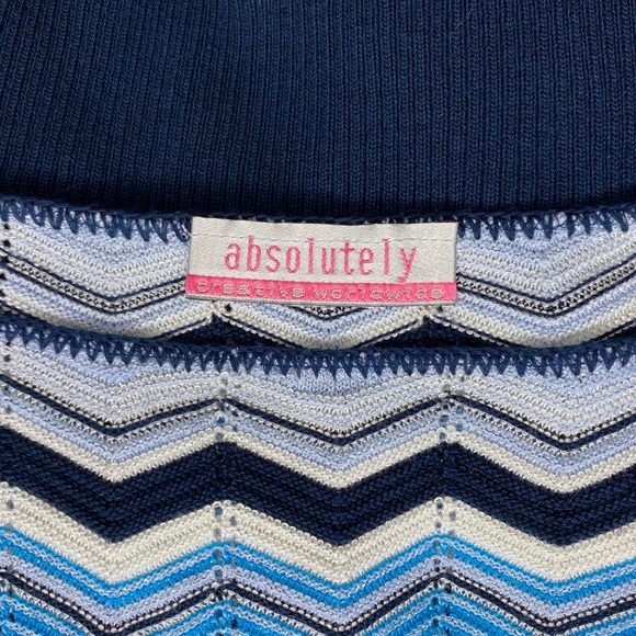 ABSOLUTELY Chevron-Design MetallicThread Sweater - Picture 3 of 4